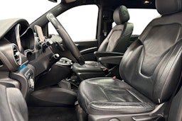 musta Mercedes-Benz V 2018 kuva 7.