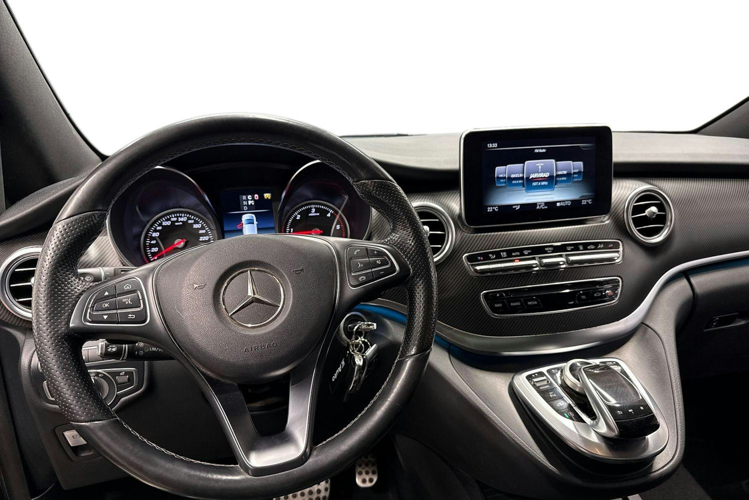 musta Mercedes-Benz V 2018 kuva 9.
