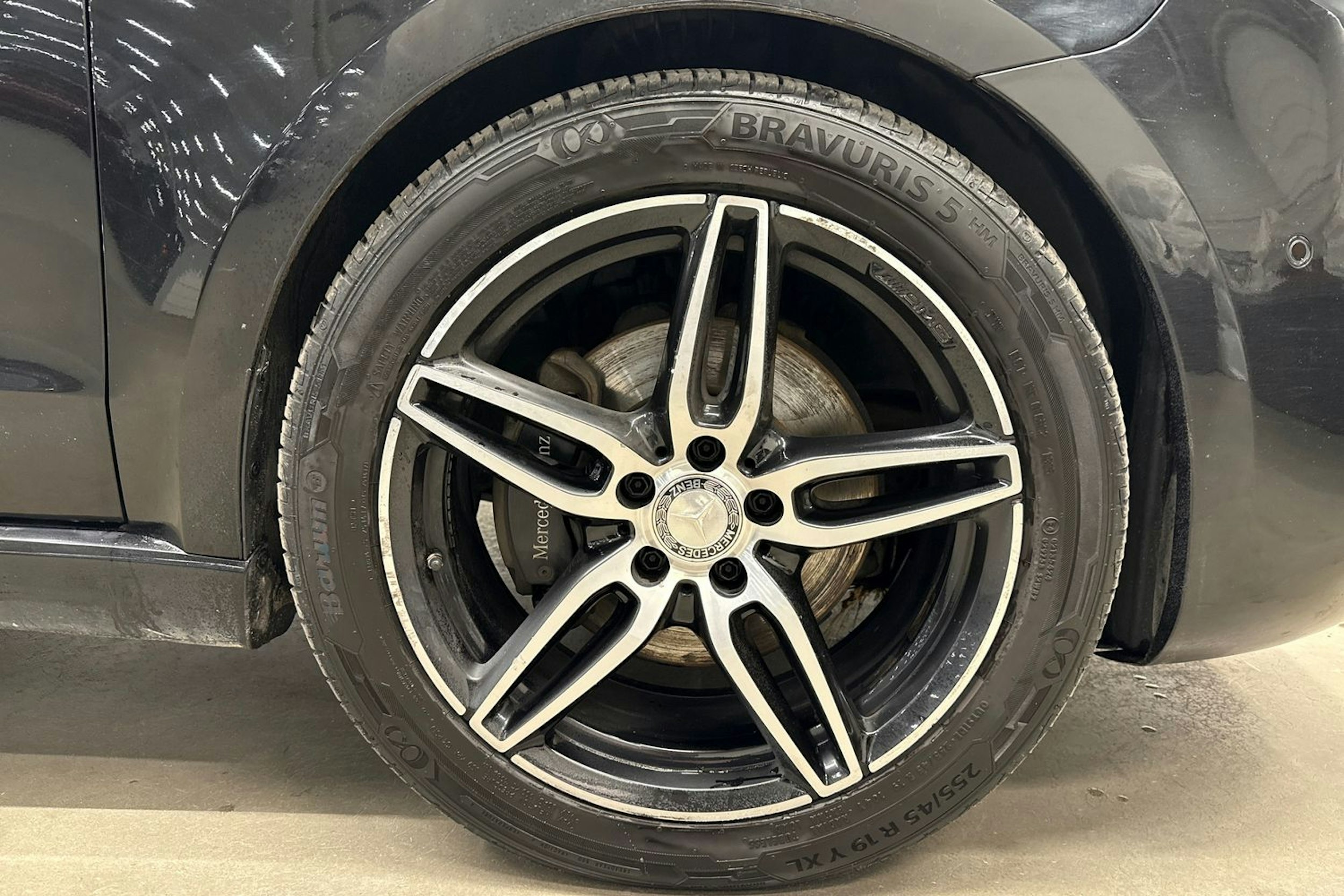 musta Mercedes-Benz V 2018 kuva 11.