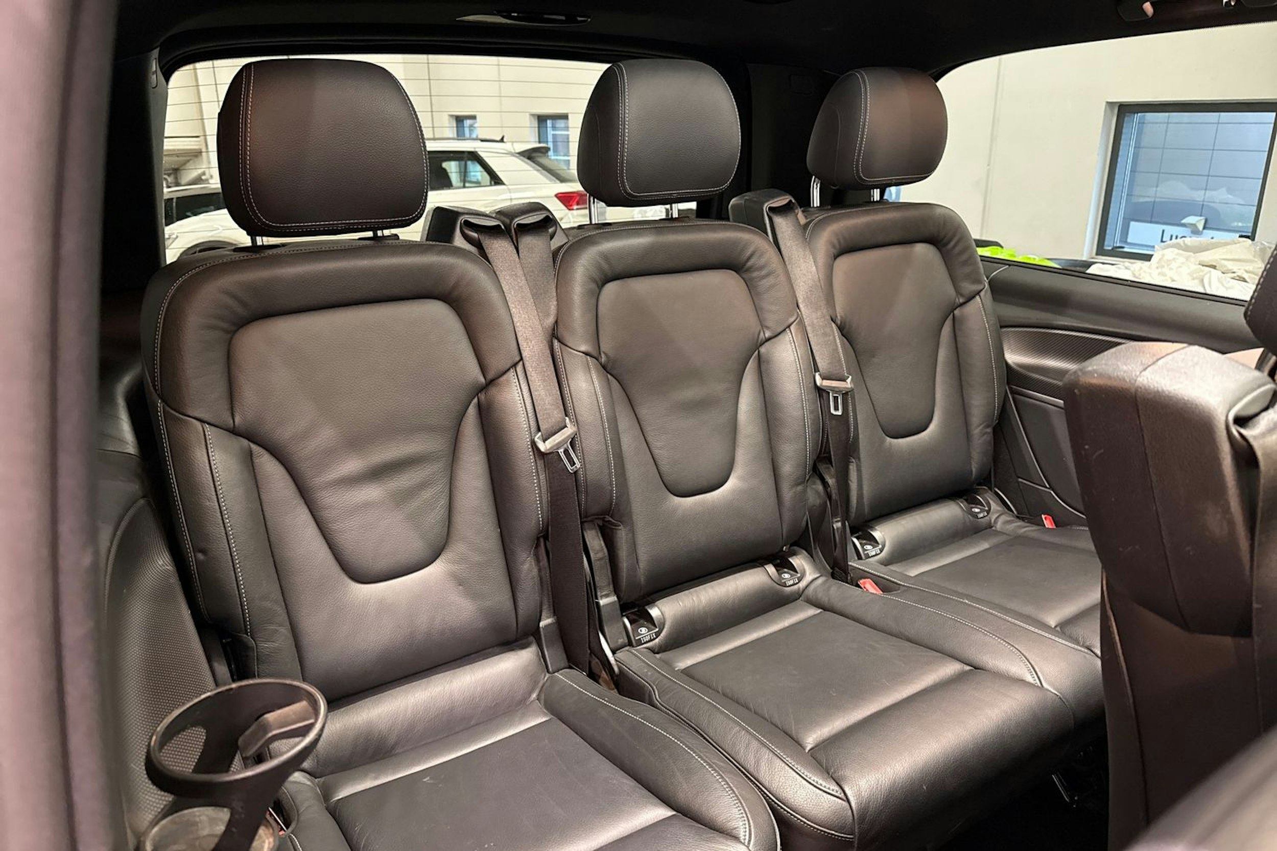 musta Mercedes-Benz V 2018 kuva 14.