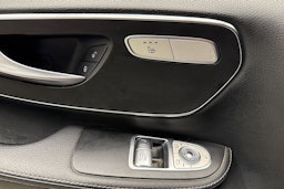 musta Mercedes-Benz V 2018 kuva 19.