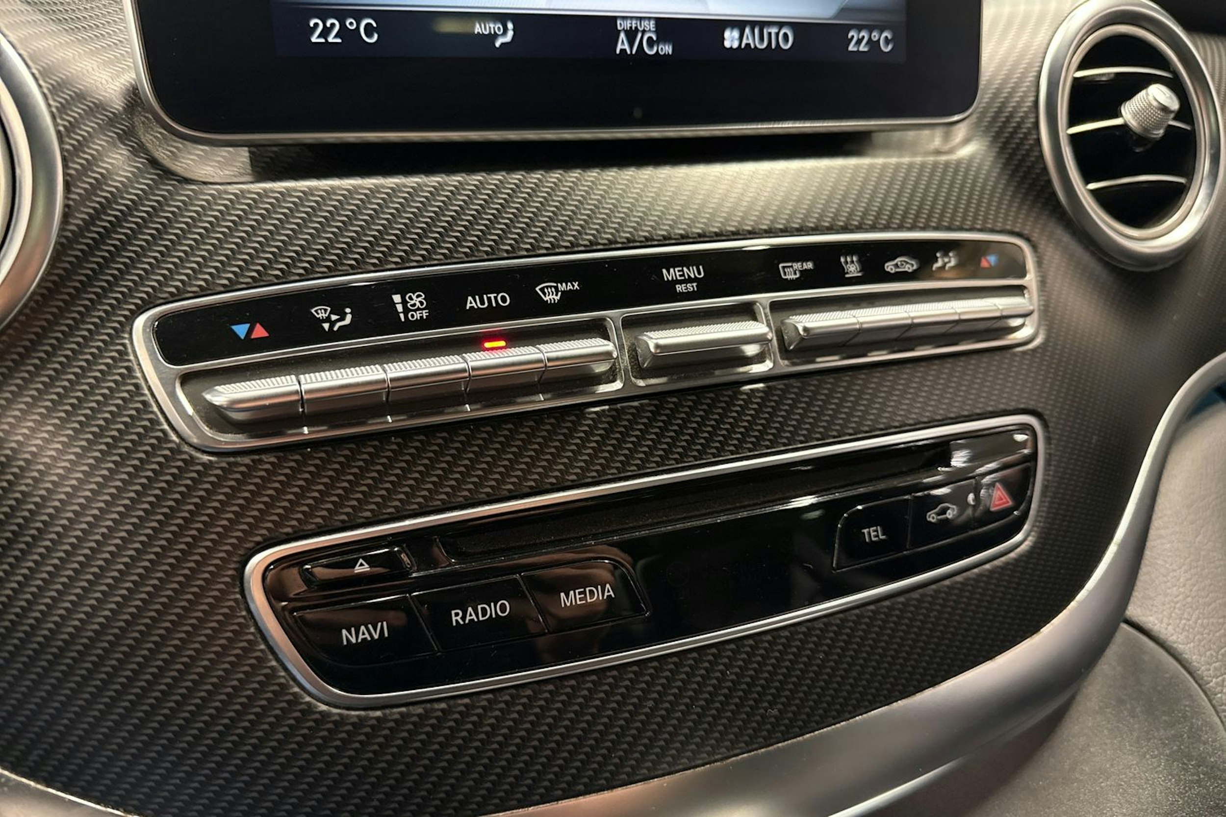 musta Mercedes-Benz V 2018 kuva 22.