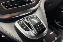 musta Mercedes-Benz V 2018 kuva 23.