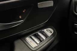 valkoinen Mercedes-Benz V 2018 kuva 17.