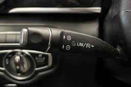 valkoinen Mercedes-Benz V 2018 kuva 19.