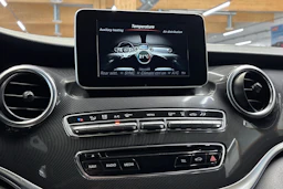 valkoinen Mercedes-Benz V 2018 kuva 26.
