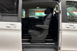valkoinen Mercedes-Benz V 2018 kuva 28.