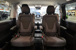 valkoinen Mercedes-Benz V 2018 kuva 29.
