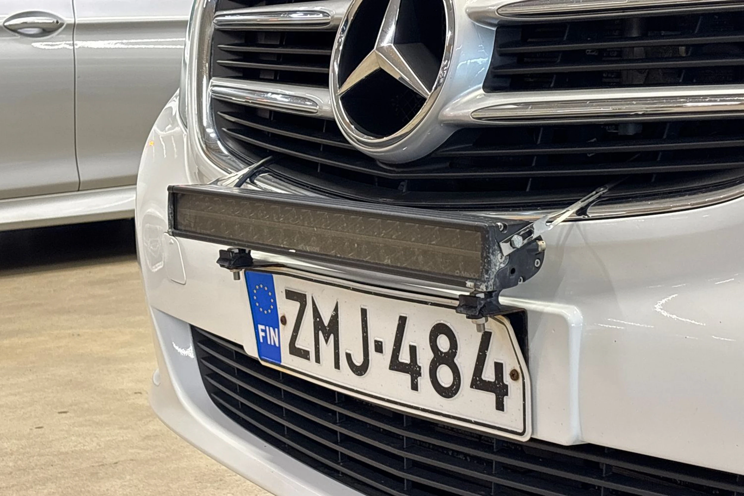 valkoinen Mercedes-Benz V 2018 kuva 32.