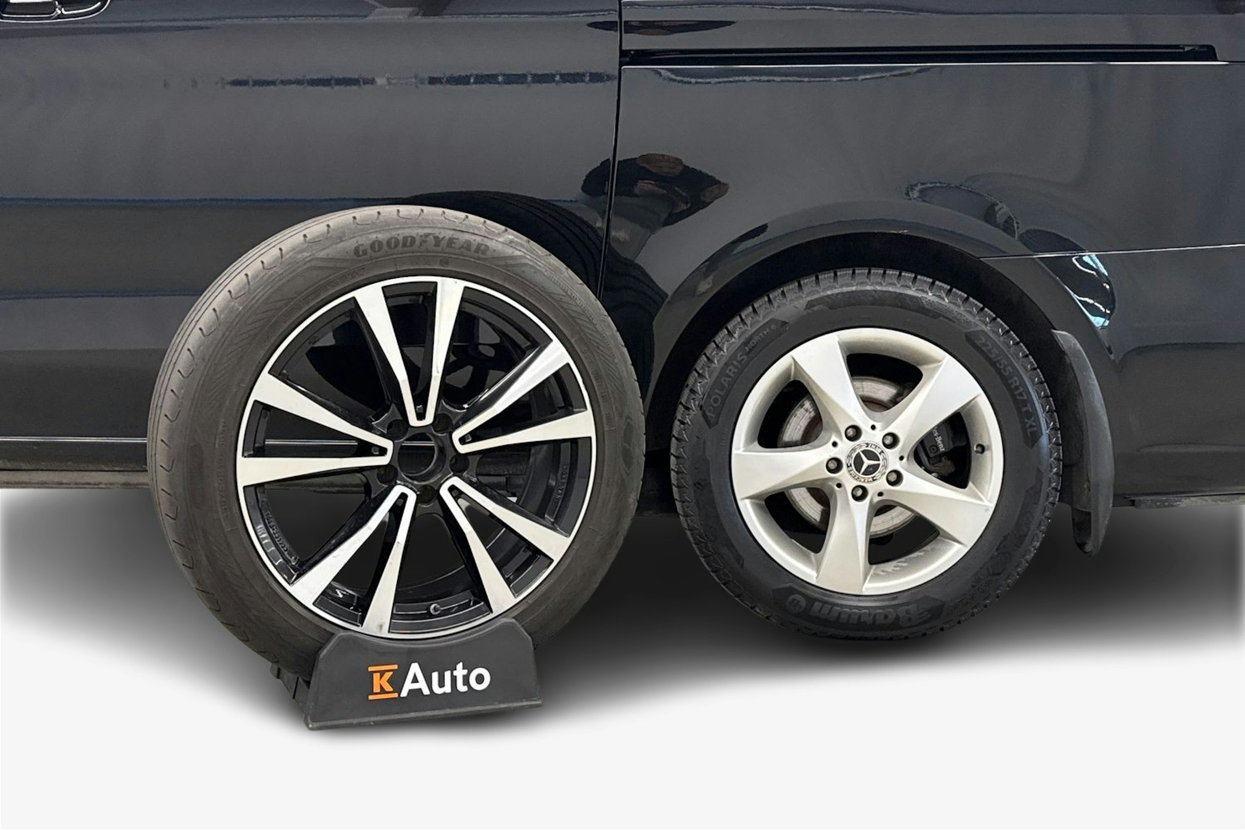 musta Mercedes-Benz V 2019 kuva 12.