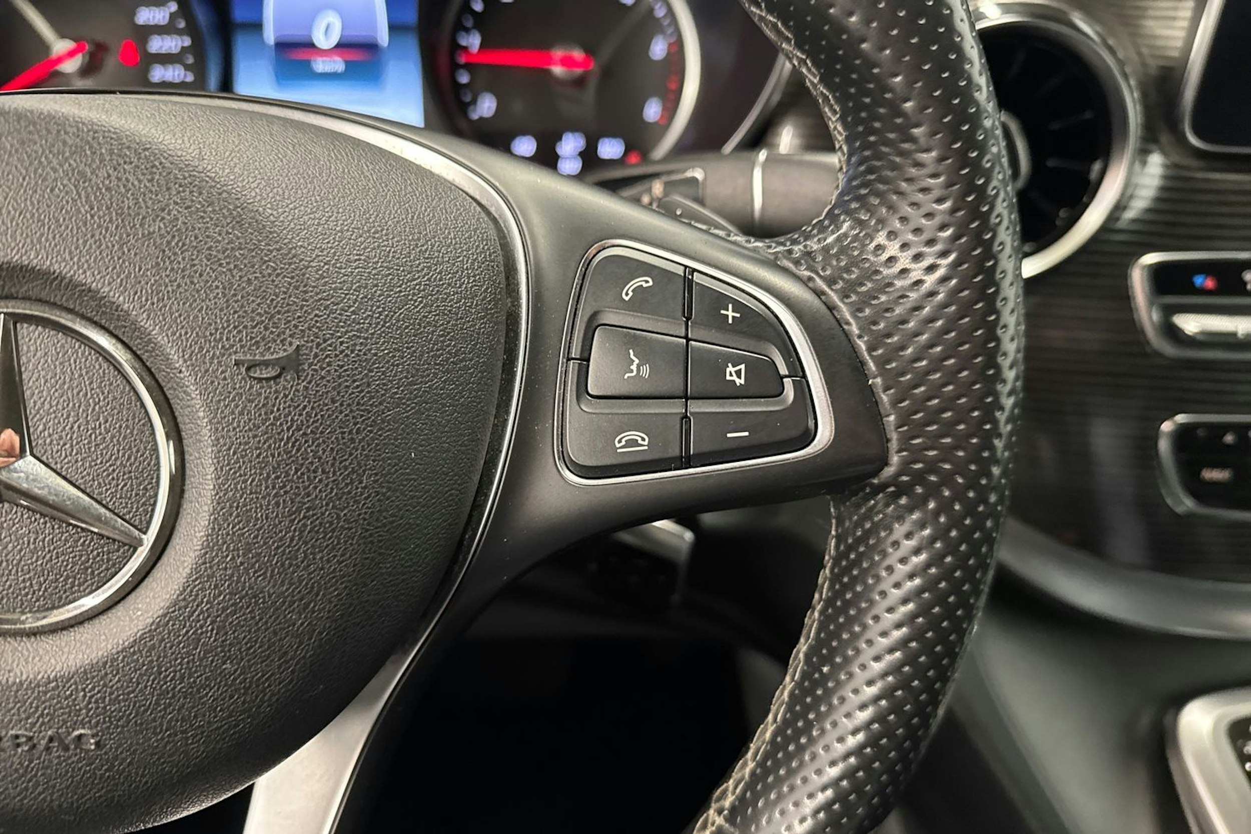 musta Mercedes-Benz V 2019 kuva 22.