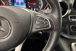 musta Mercedes-Benz V 2019 kuva 22.