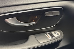 musta Mercedes-Benz V 2019 kuva 24.