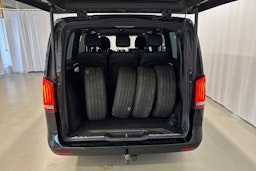 musta Mercedes-Benz V 2019 kuva 28.