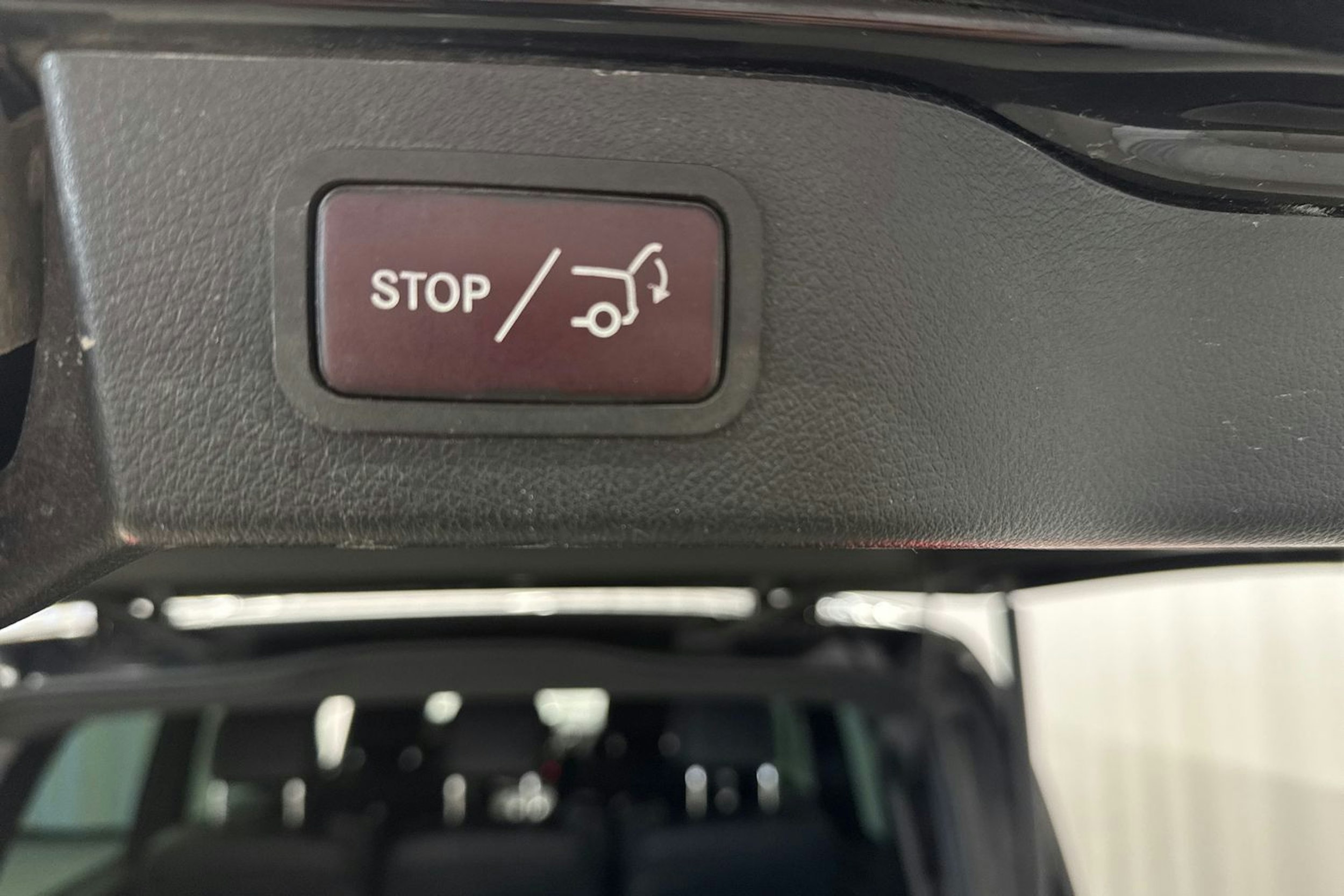 musta Mercedes-Benz V 2019 kuva 29.