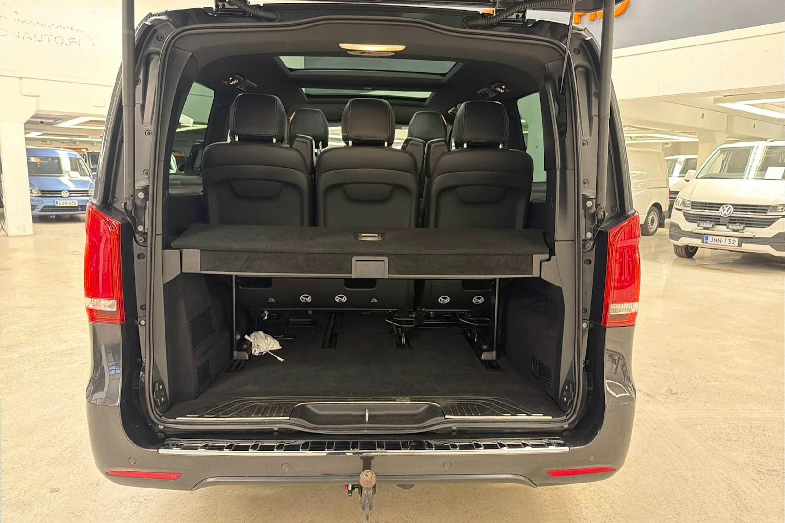 harmaa Mercedes-Benz V 2019 kuva 14.