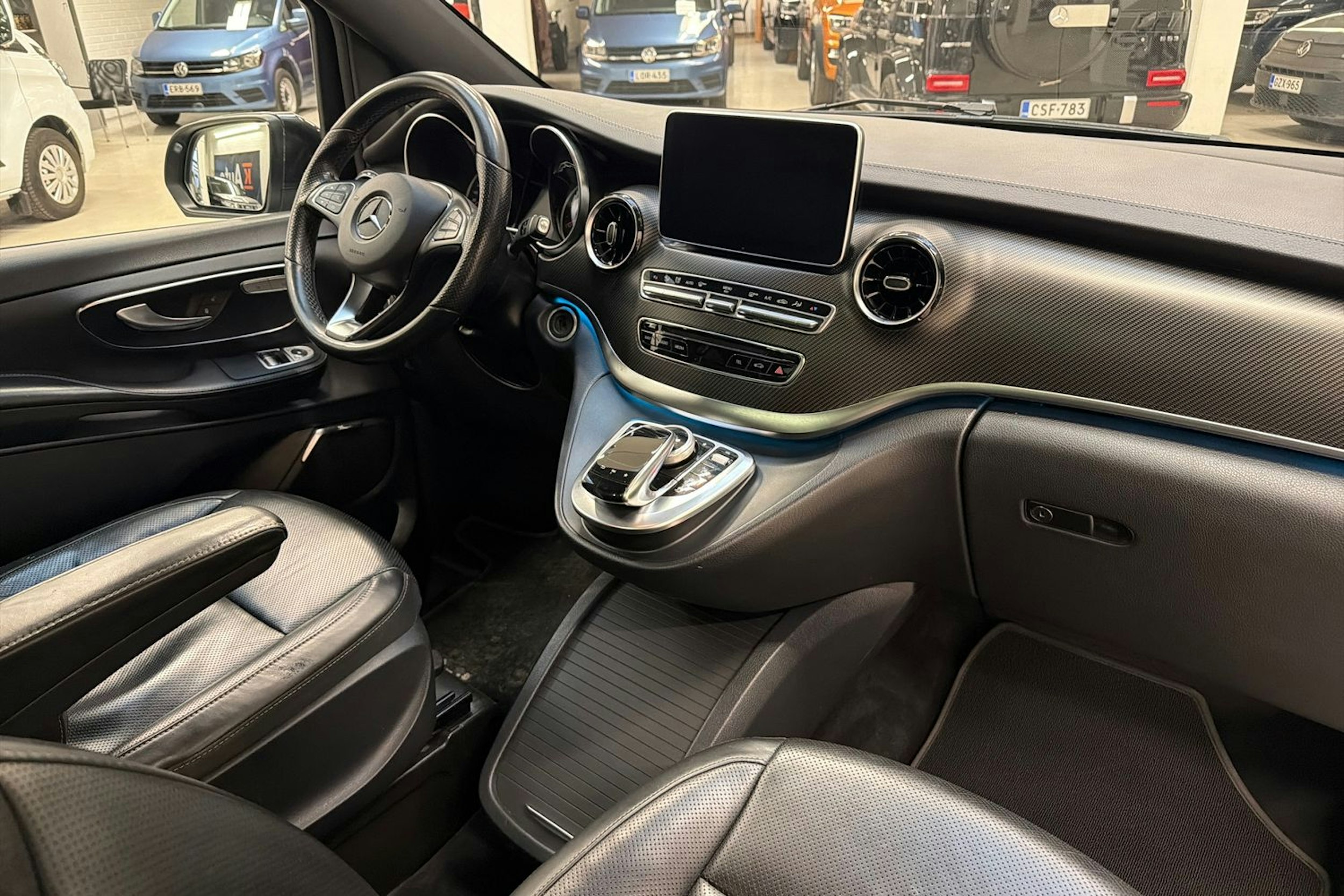 harmaa Mercedes-Benz V 2019 kuva 17.