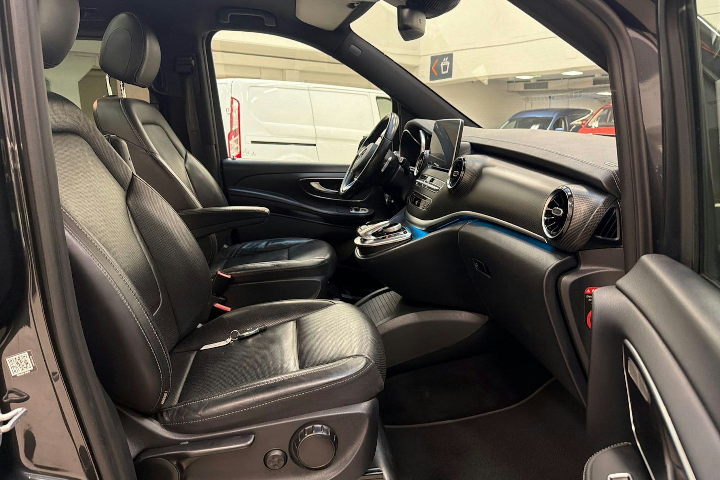 harmaa Mercedes-Benz V 2019 kuva 21.