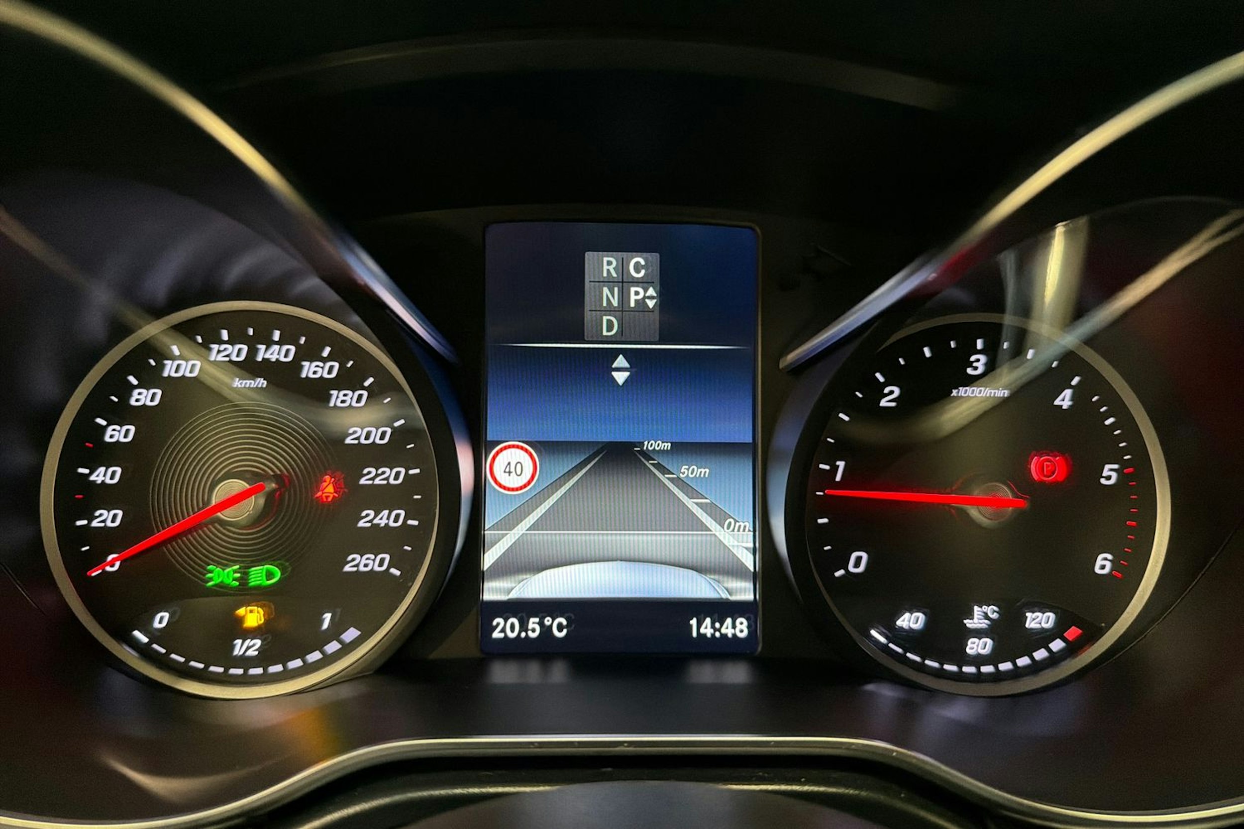 harmaa Mercedes-Benz V 2019 kuva 31.
