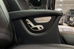 musta Mercedes-Benz V 2020 kuva 13.