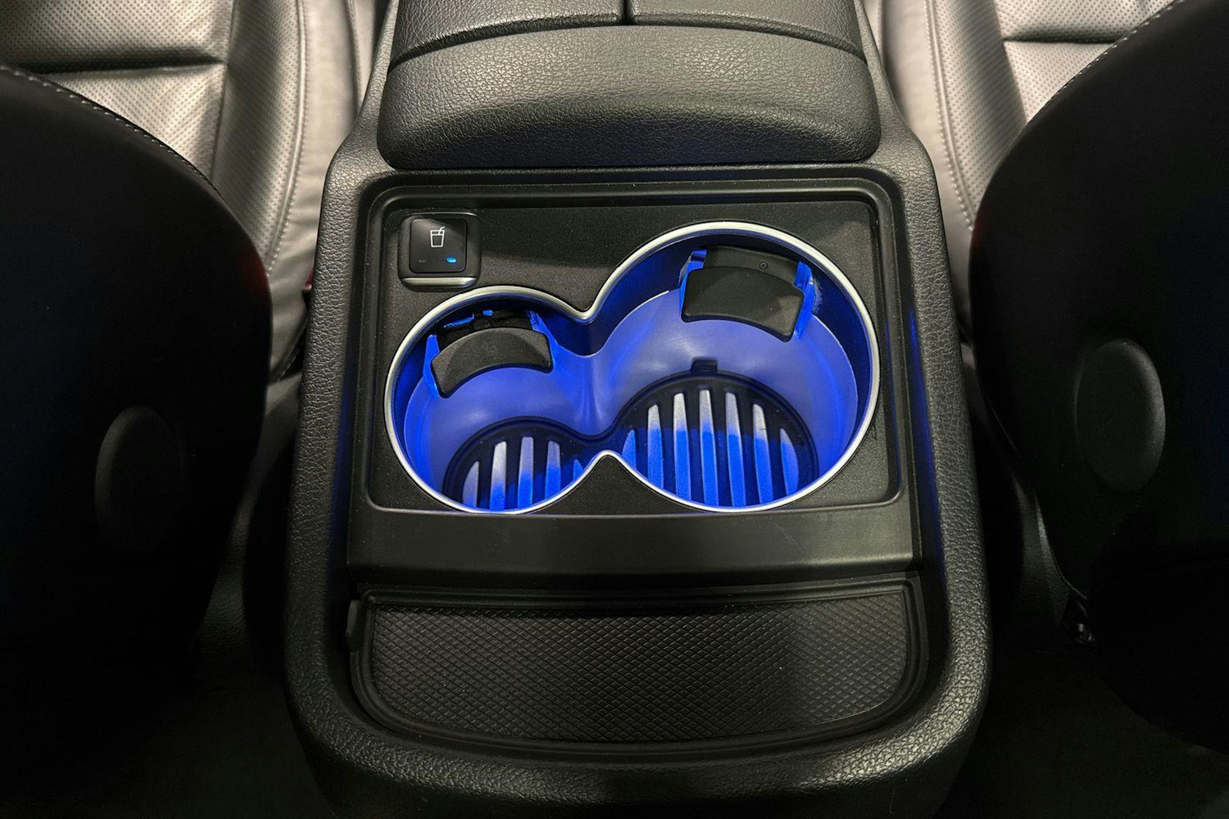 musta Mercedes-Benz V 2020 kuva 21.