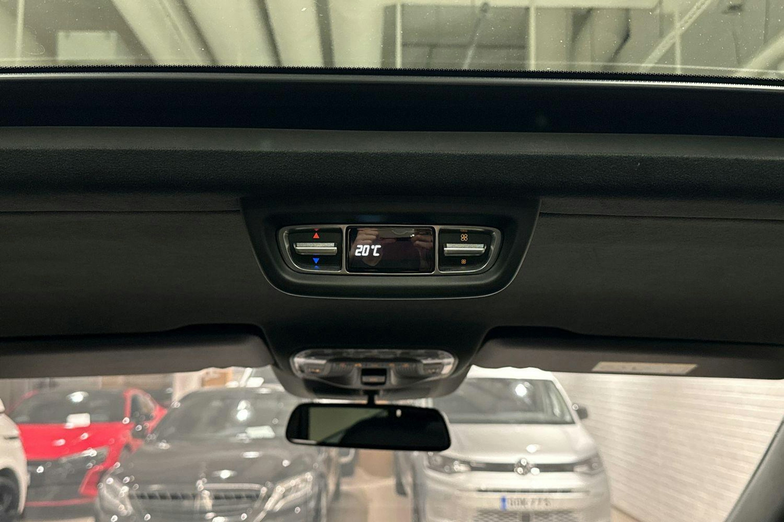musta Mercedes-Benz V 2020 kuva 23.