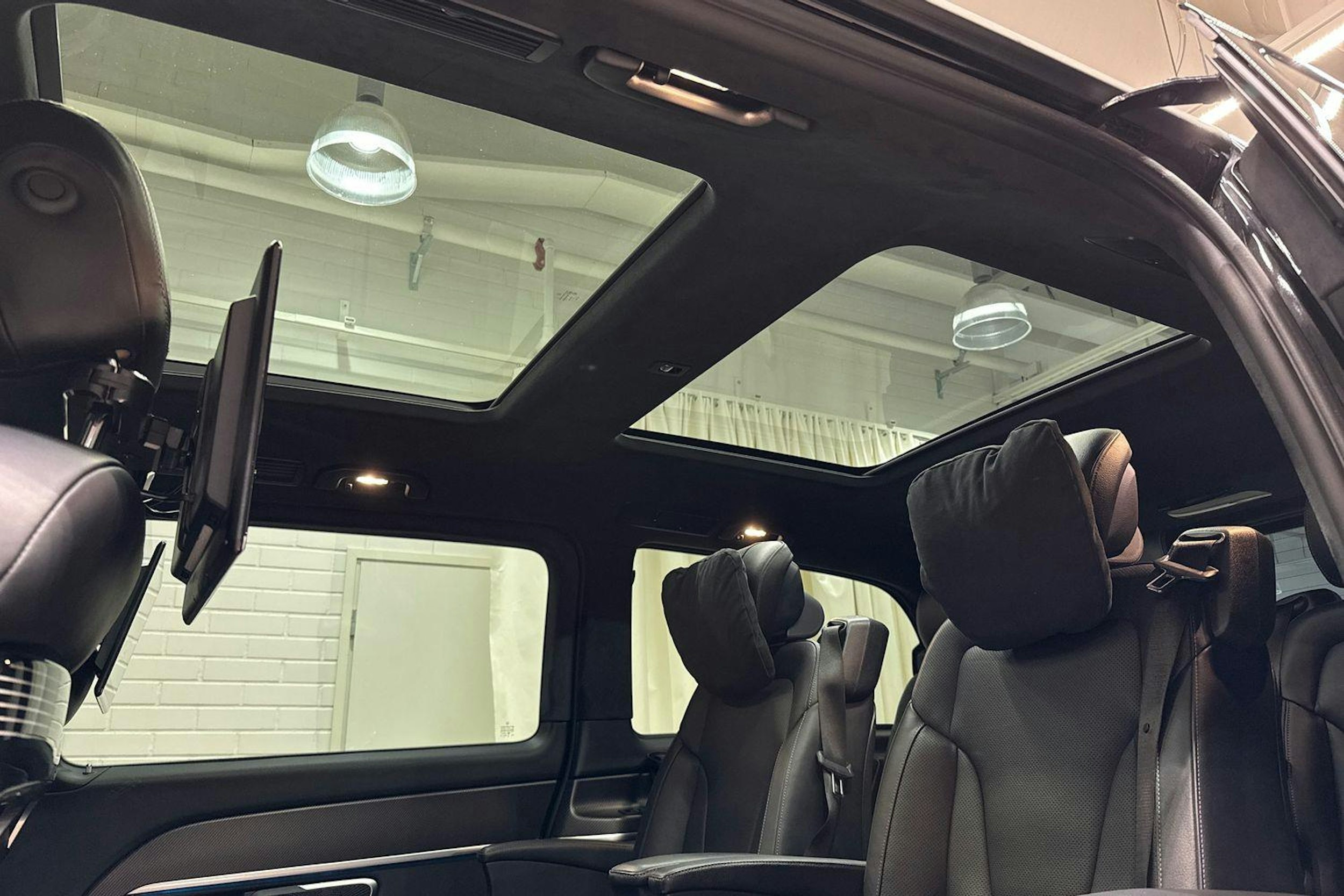 musta Mercedes-Benz V 2020 kuva 24.
