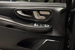 musta Mercedes-Benz V 2020 kuva 26.
