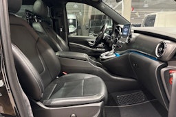 musta Mercedes-Benz V 2020 kuva 29.