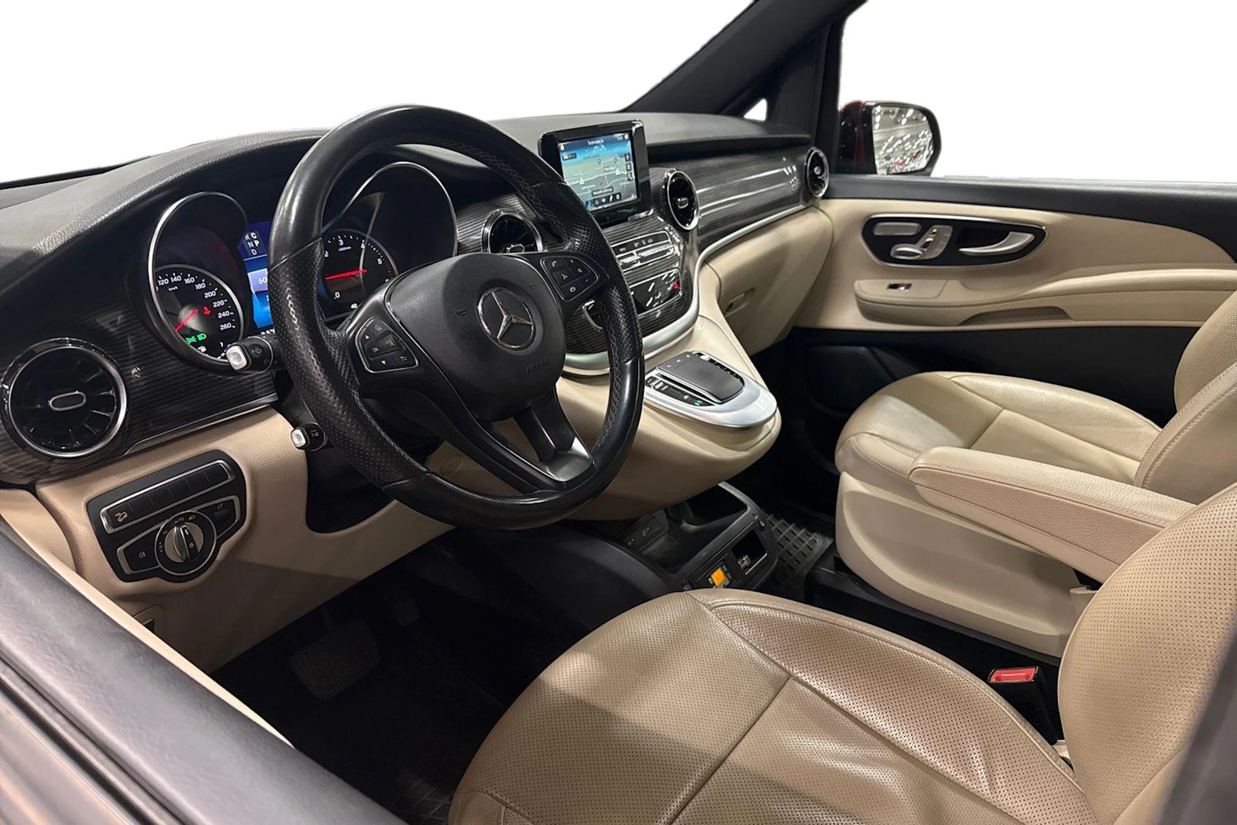 punainen Mercedes-Benz V 2020 kuva 3.