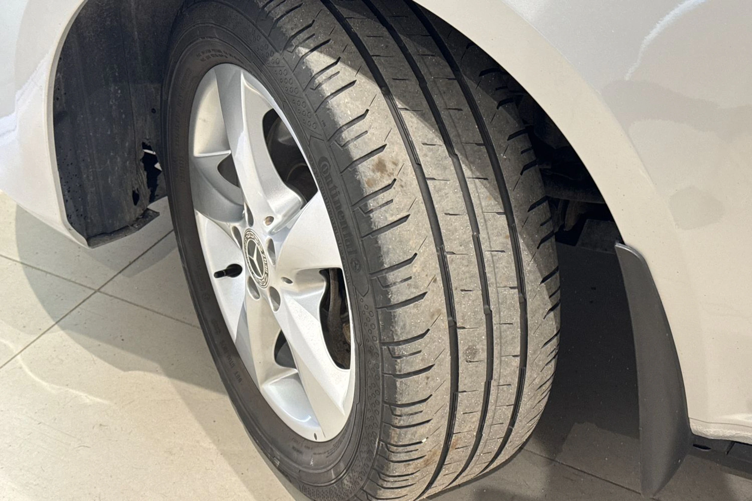 harmaa Mercedes-Benz V 2020 kuva 13.