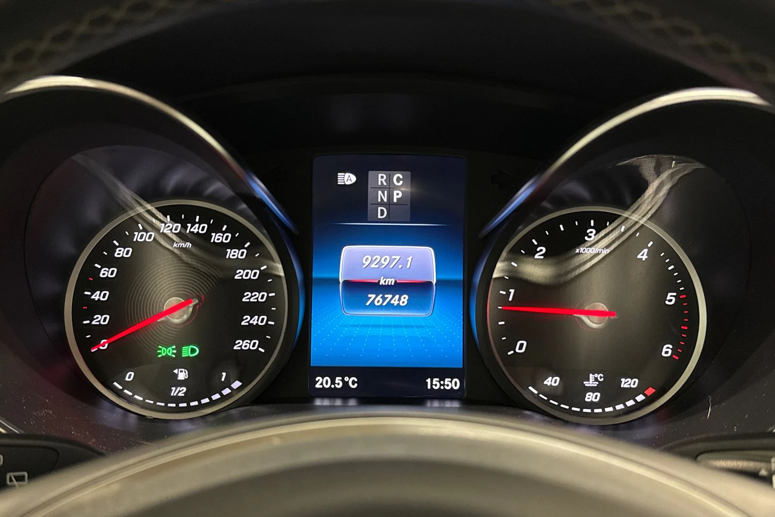 harmaa Mercedes-Benz V 2020 kuva 24.