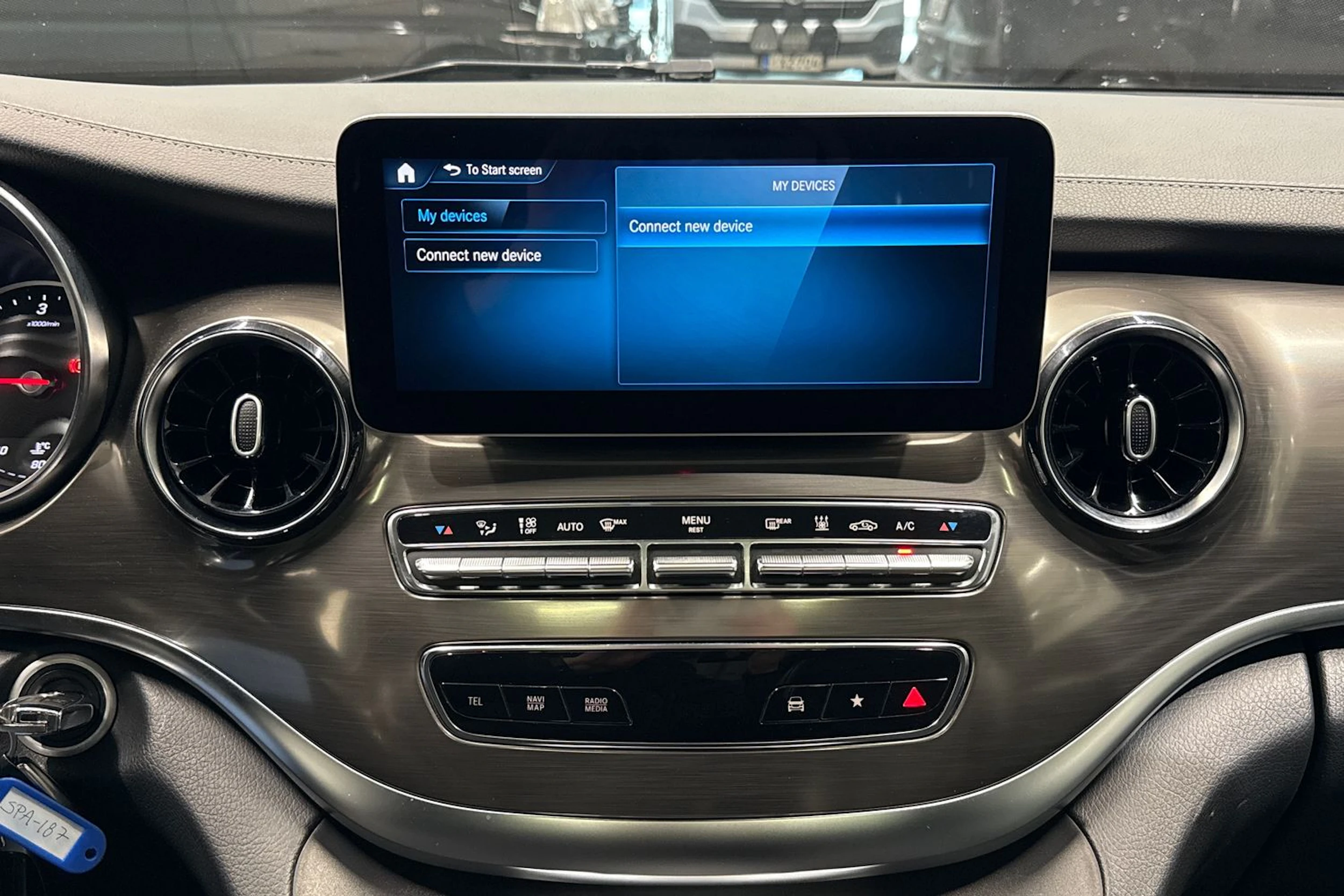 Harmaa Mercedes-Benz V 2021 kuva 20.