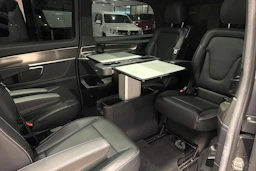 Harmaa Mercedes-Benz V 2021 kuva 28.