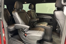 met. punainen Mercedes-Benz V 2021 kuva 12.