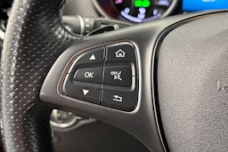 met. punainen Mercedes-Benz V 2021 kuva 16.