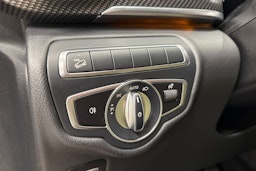 met. punainen Mercedes-Benz V 2021 kuva 20.