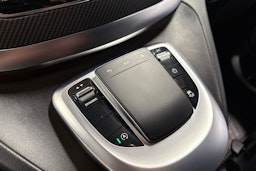 met. punainen Mercedes-Benz V 2021 kuva 21.