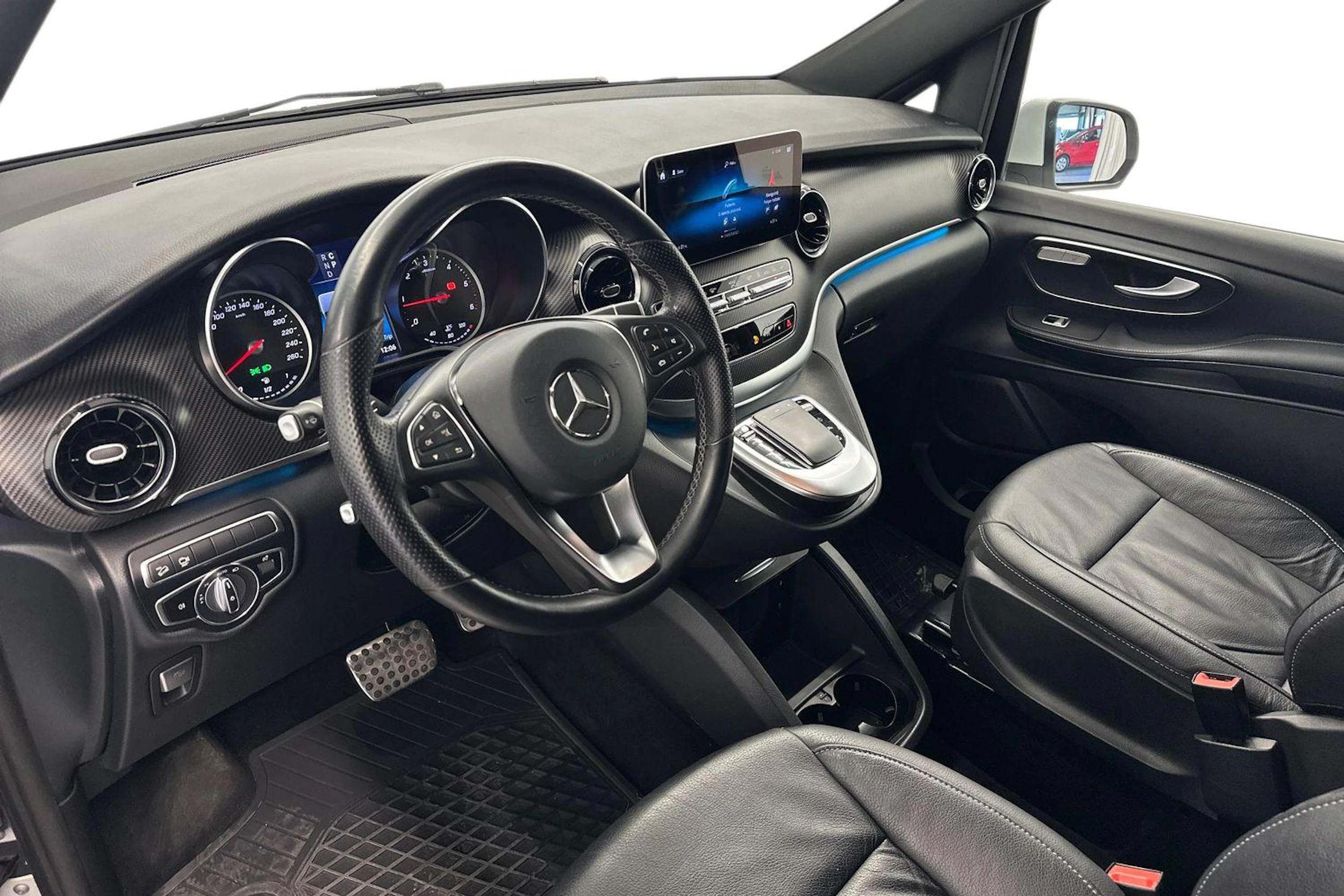 valkoinen Mercedes-Benz V 2021 kuva 3.