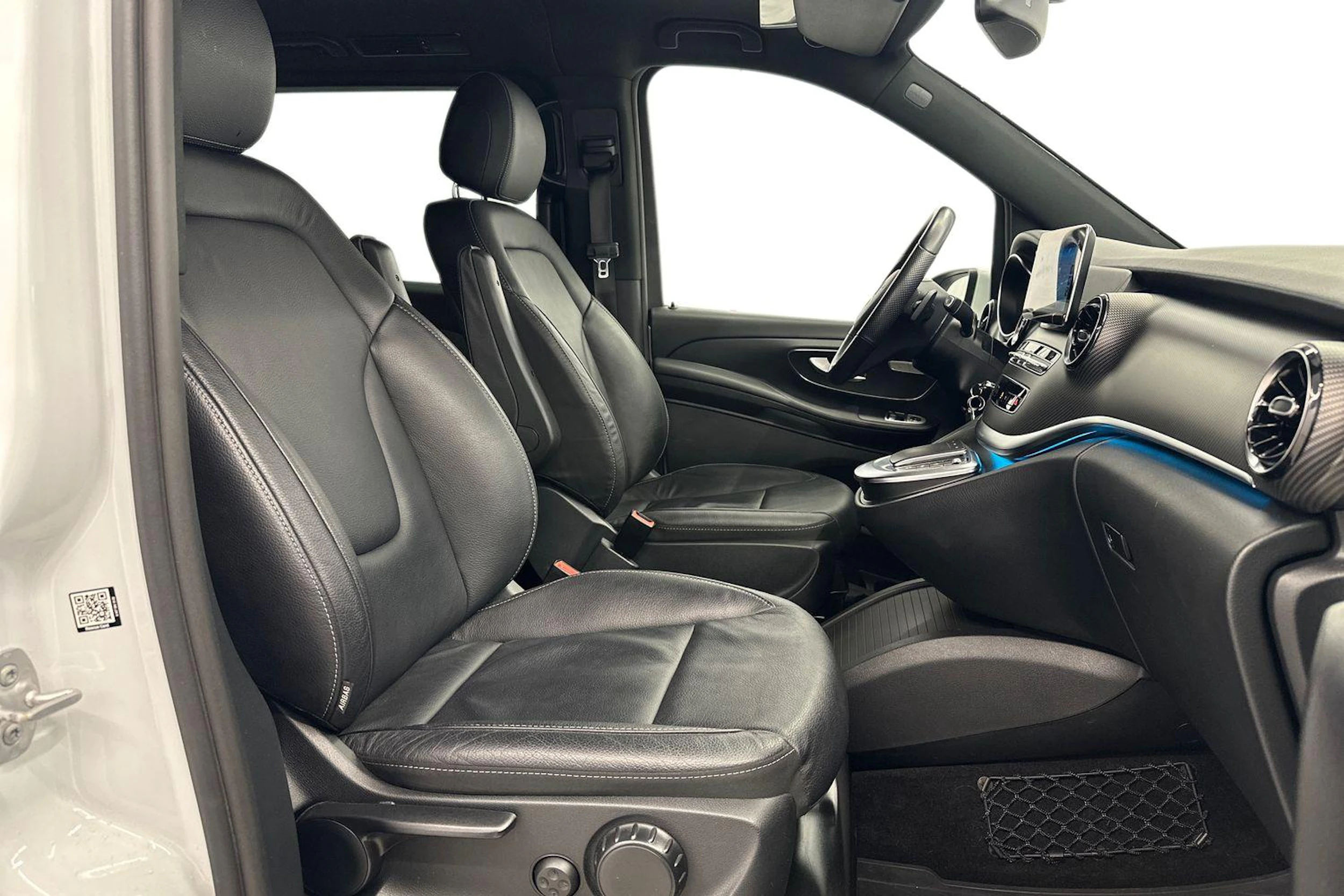 valkoinen Mercedes-Benz V 2021 kuva 8.