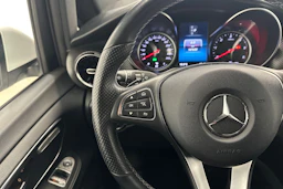 valkoinen Mercedes-Benz V 2021 kuva 11.