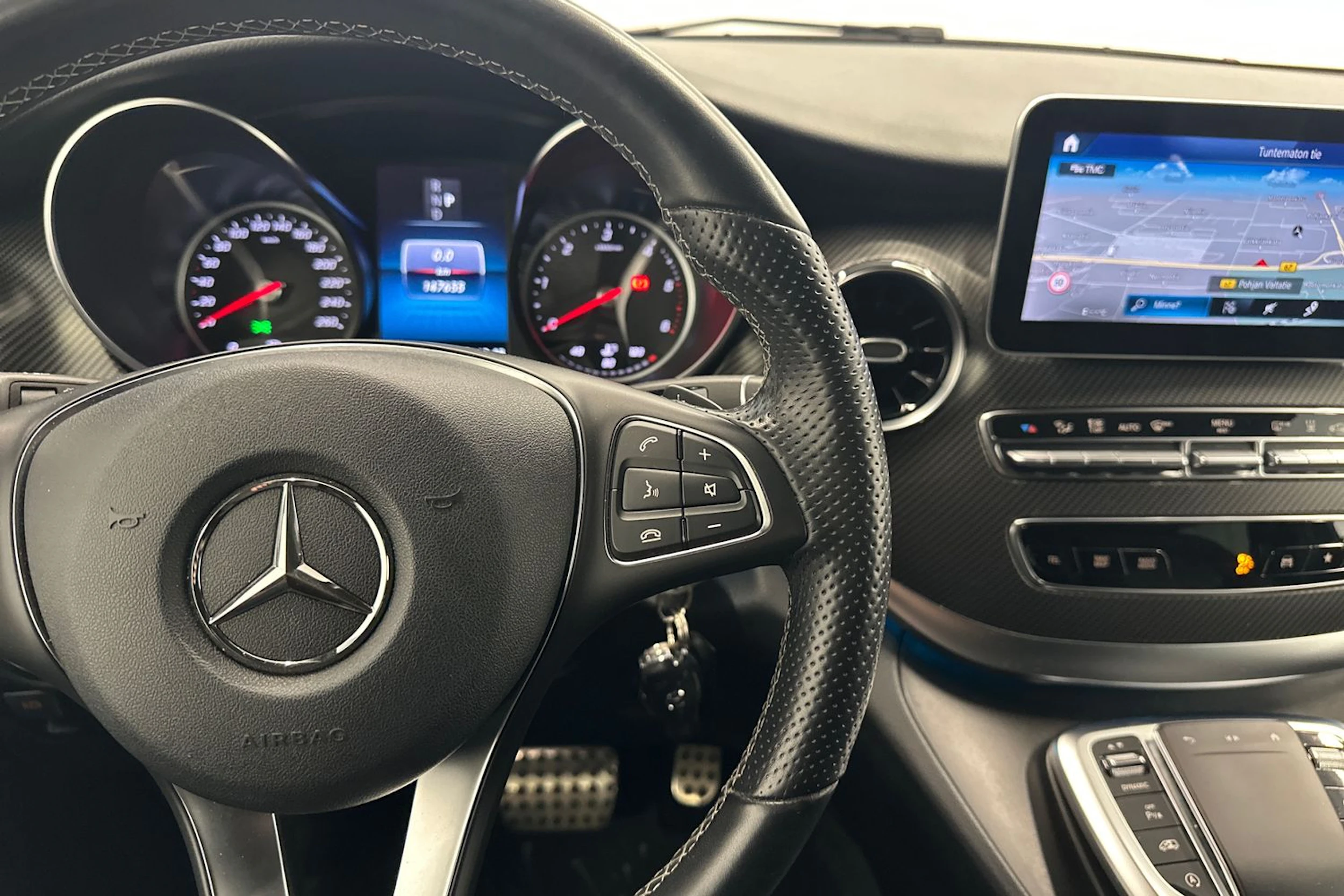 valkoinen Mercedes-Benz V 2021 kuva 12.