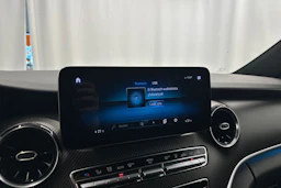 valkoinen Mercedes-Benz V 2021 kuva 15.