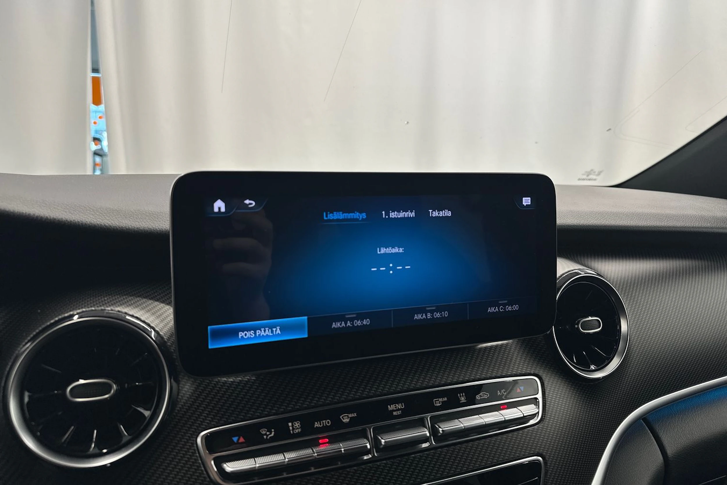 valkoinen Mercedes-Benz V 2021 kuva 19.