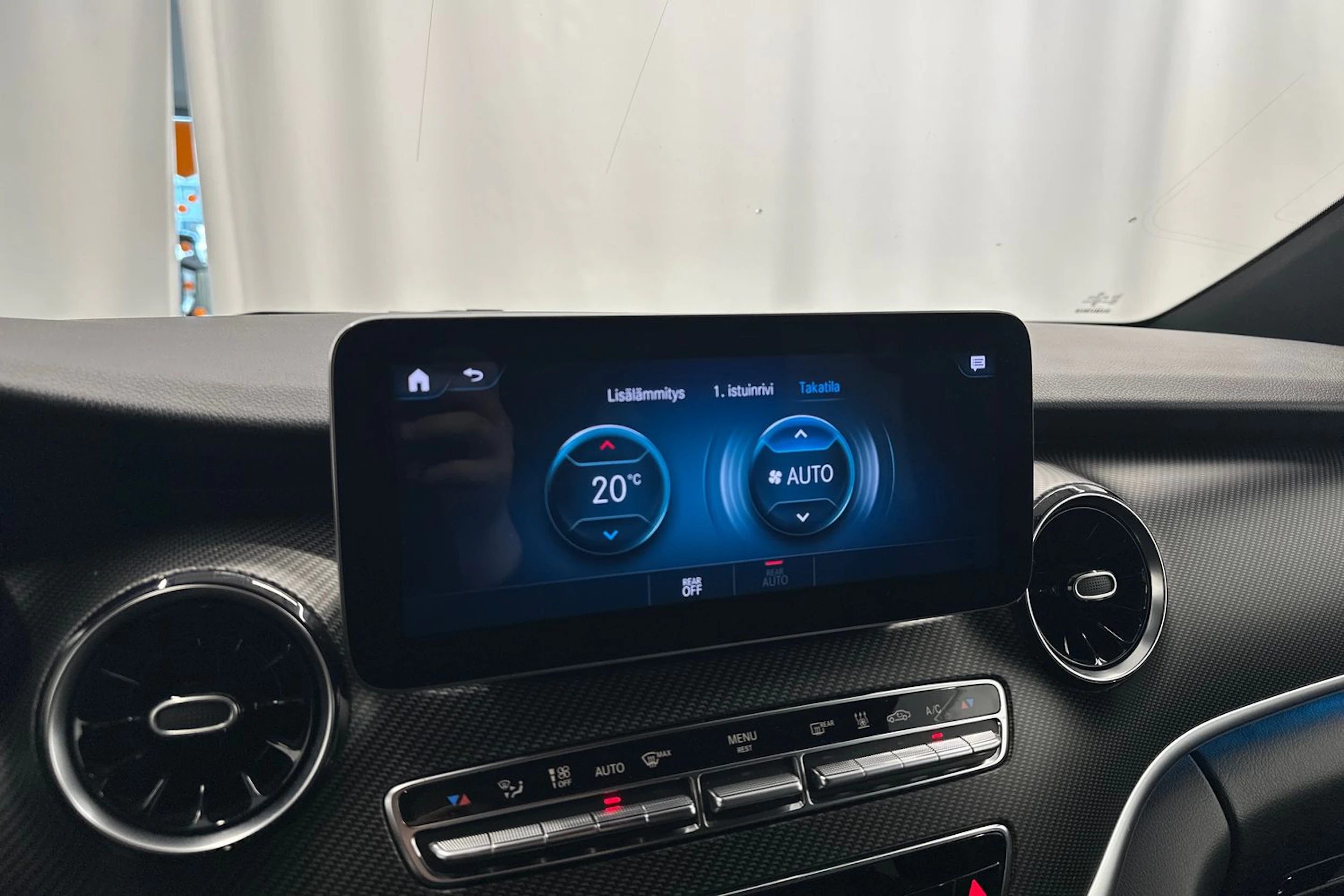 valkoinen Mercedes-Benz V 2021 kuva 20.