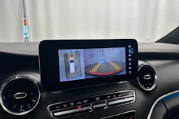 valkoinen Mercedes-Benz V 2021 kuva 22.