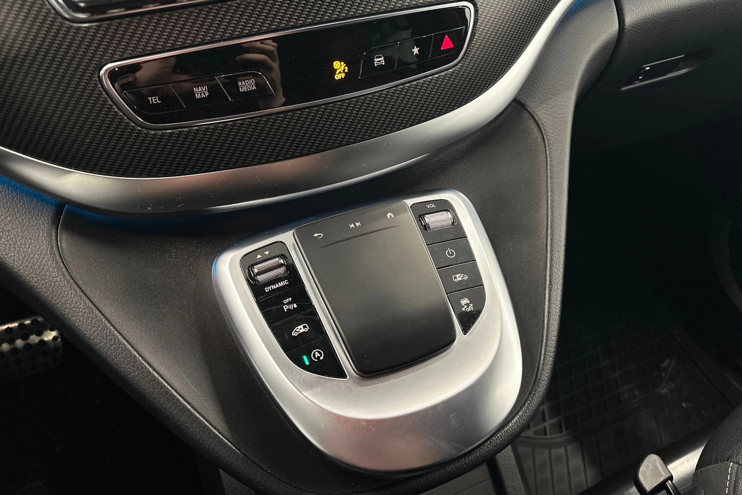 valkoinen Mercedes-Benz V 2021 kuva 24.