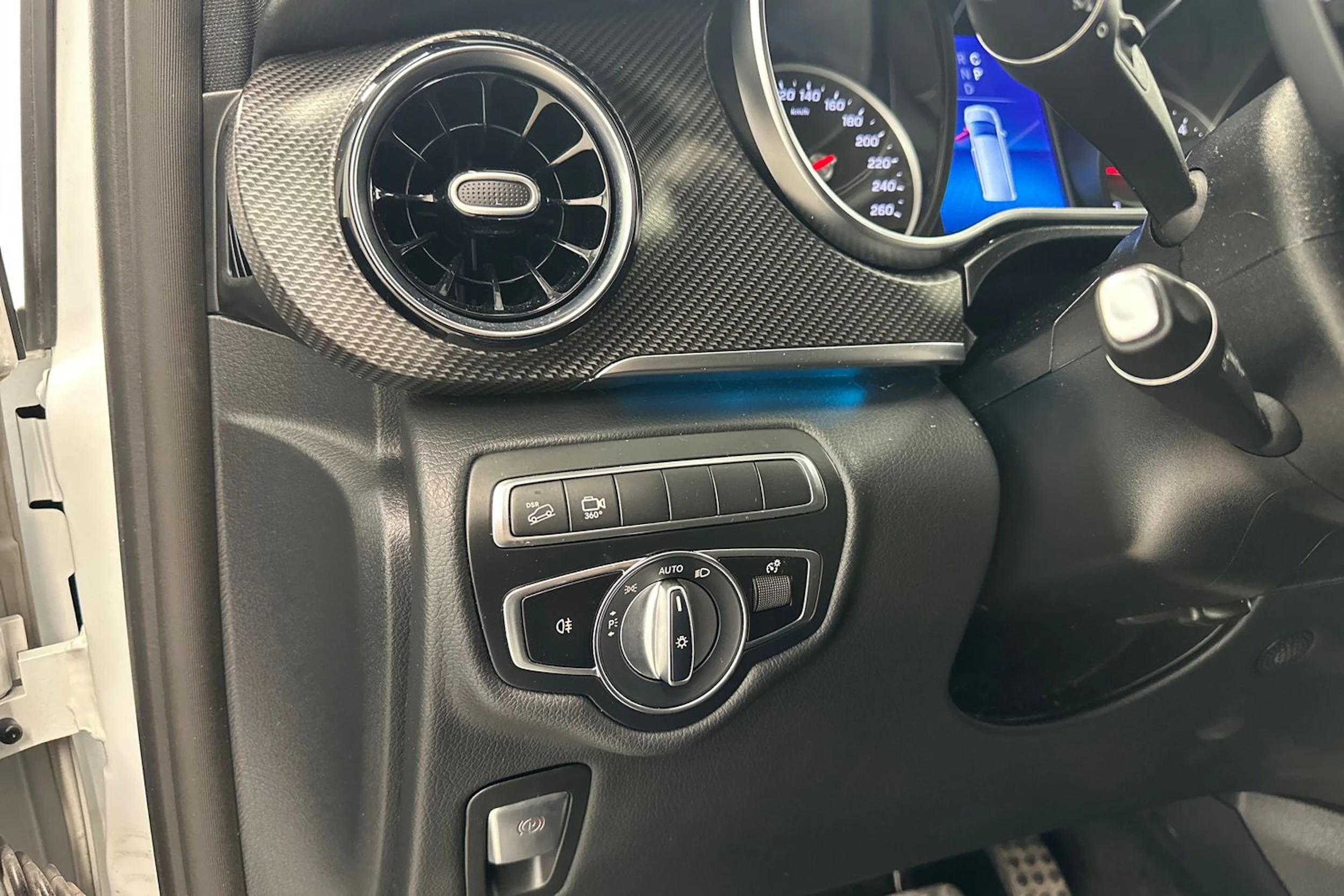 valkoinen Mercedes-Benz V 2021 kuva 25.