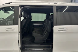valkoinen Mercedes-Benz V 2021 kuva 26.