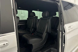 valkoinen Mercedes-Benz V 2021 kuva 27.